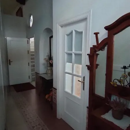 Holiday home Casa Vidrieras